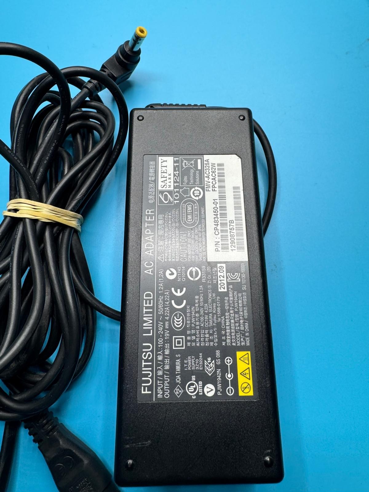 Chargeur Fujitsu Original 65W 19V 3.42A Embout Jaune – Alimentation PC Portable