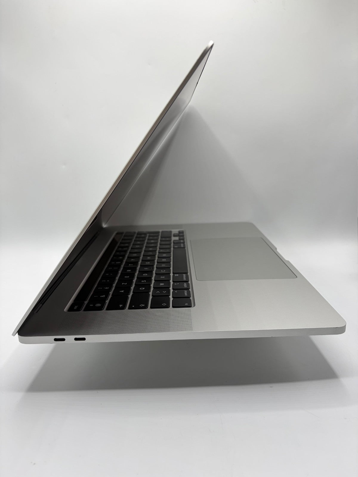 Apple MacBook Pro 16" A2141 – i7-9750H / 16Go RAM / 512Go SSD – macOS Tahoe –M44