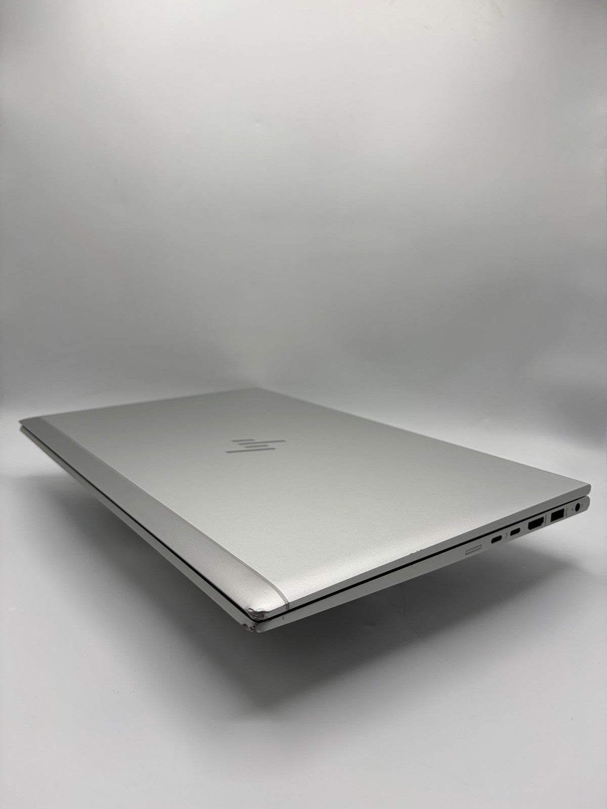HP EliteBook 850 G8 – i7-1185G7 – 32Go RAM – SSD NVMe 512Go – 15,6" –  Ref. AT36