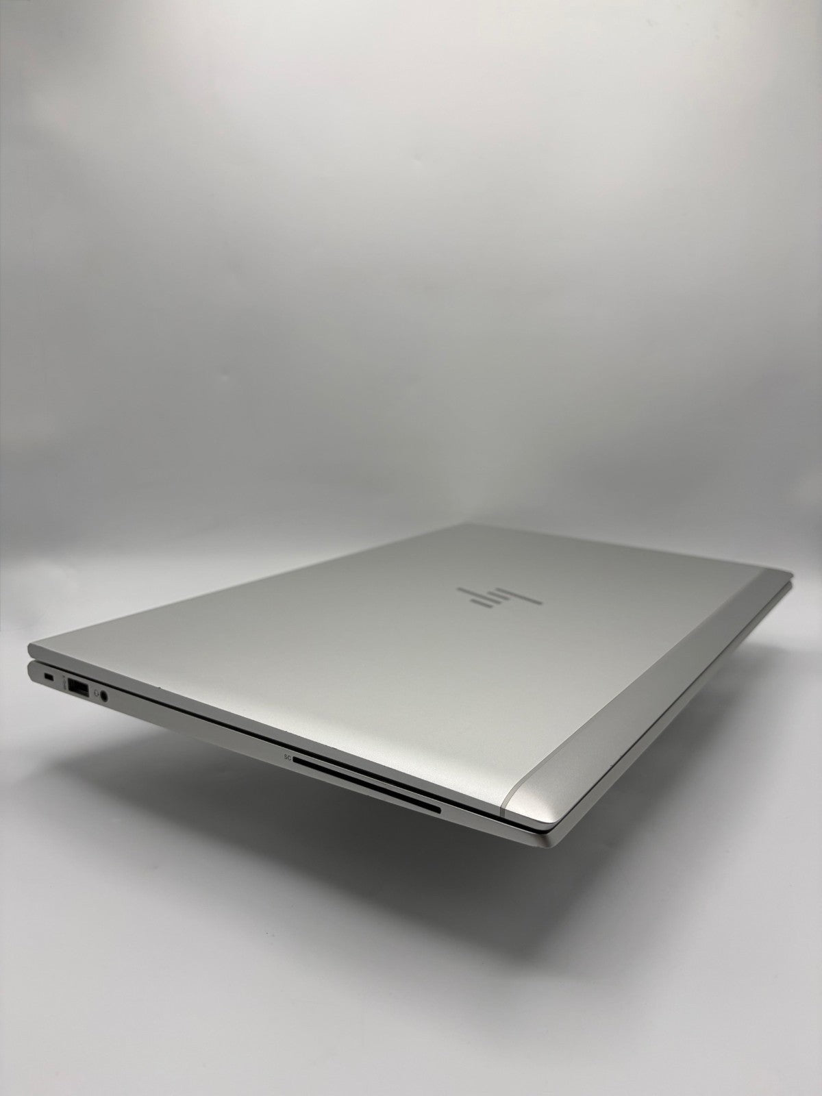 HP EliteBook 850 G8 – i7-1185G7 – 32Go RAM – SSD NVMe 512Go – 15,6" –  Ref. AT36