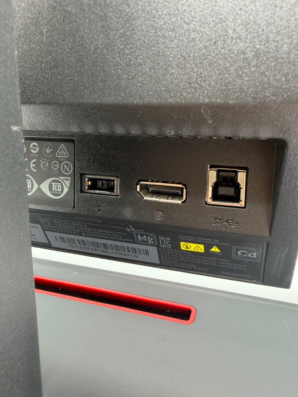 Lenovo ThinkCentre M80Q Tiny-in-One 22 i5-10500T 16Go SSD 512Go WIN 11 S12