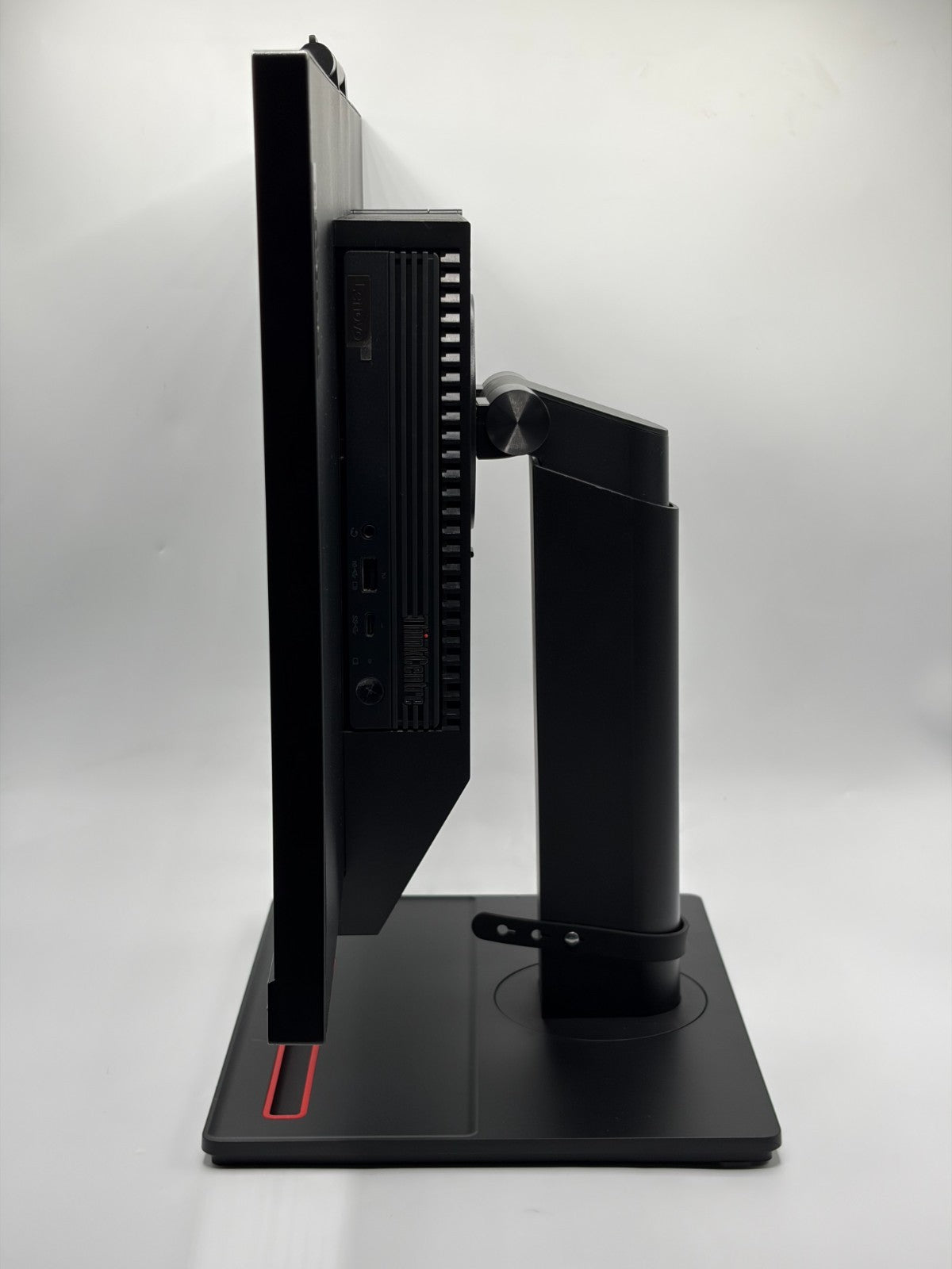 Lenovo ThinkCentre M80Q Tiny-in-One 22 i5-10500T 16Go SSD 512Go WIN 11 S12