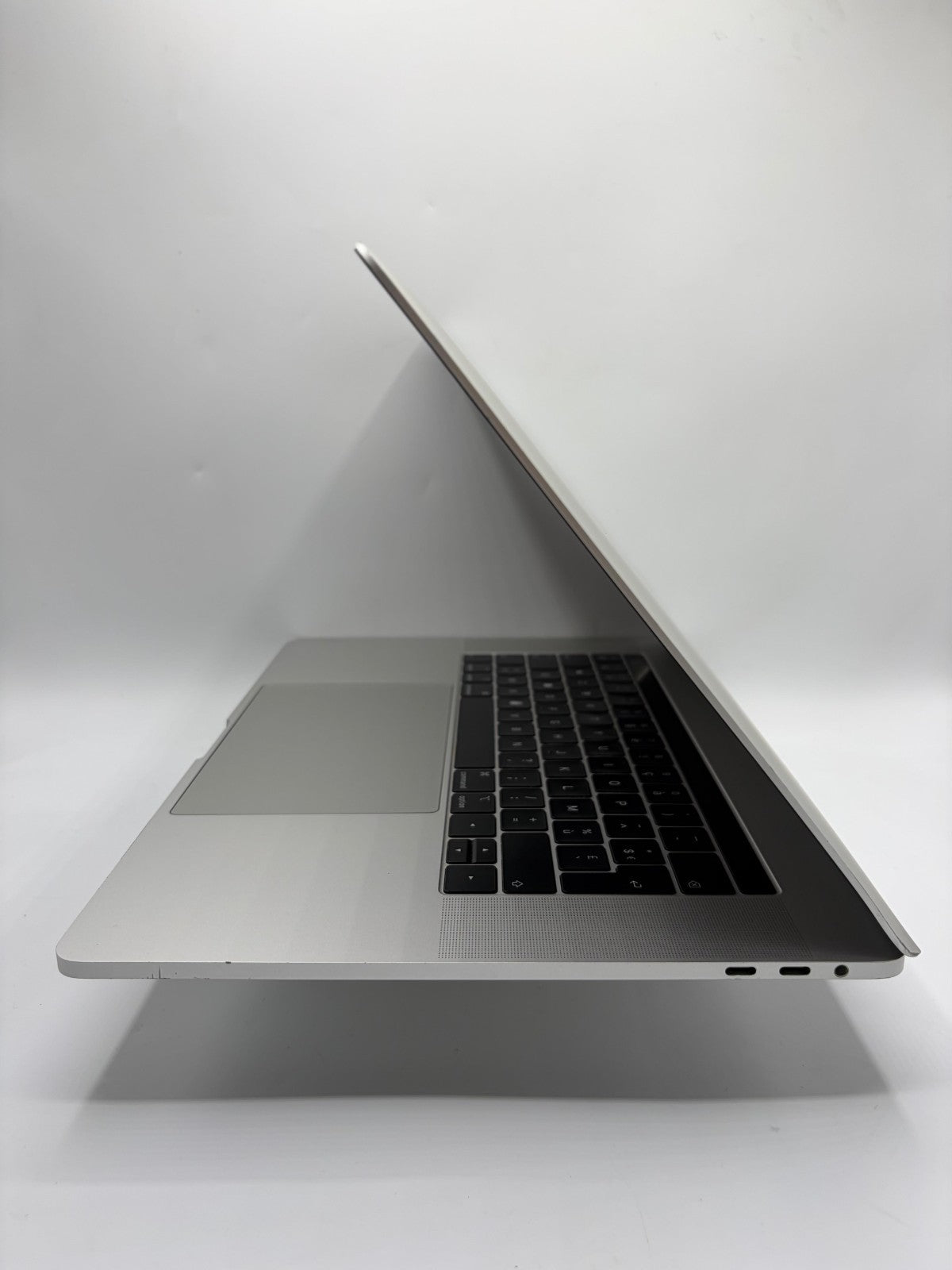 Apple MacBook Pro A1990 i7-9750H 16Go 512Go SSD Touch Bar 15.4" M45