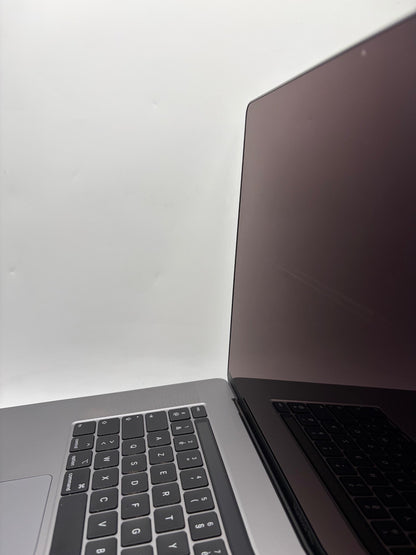 Apple MacBook Pro A2141 16" i7-9750H 16Go 512Go SSD Radeon Pro 5300M – Réf AT33