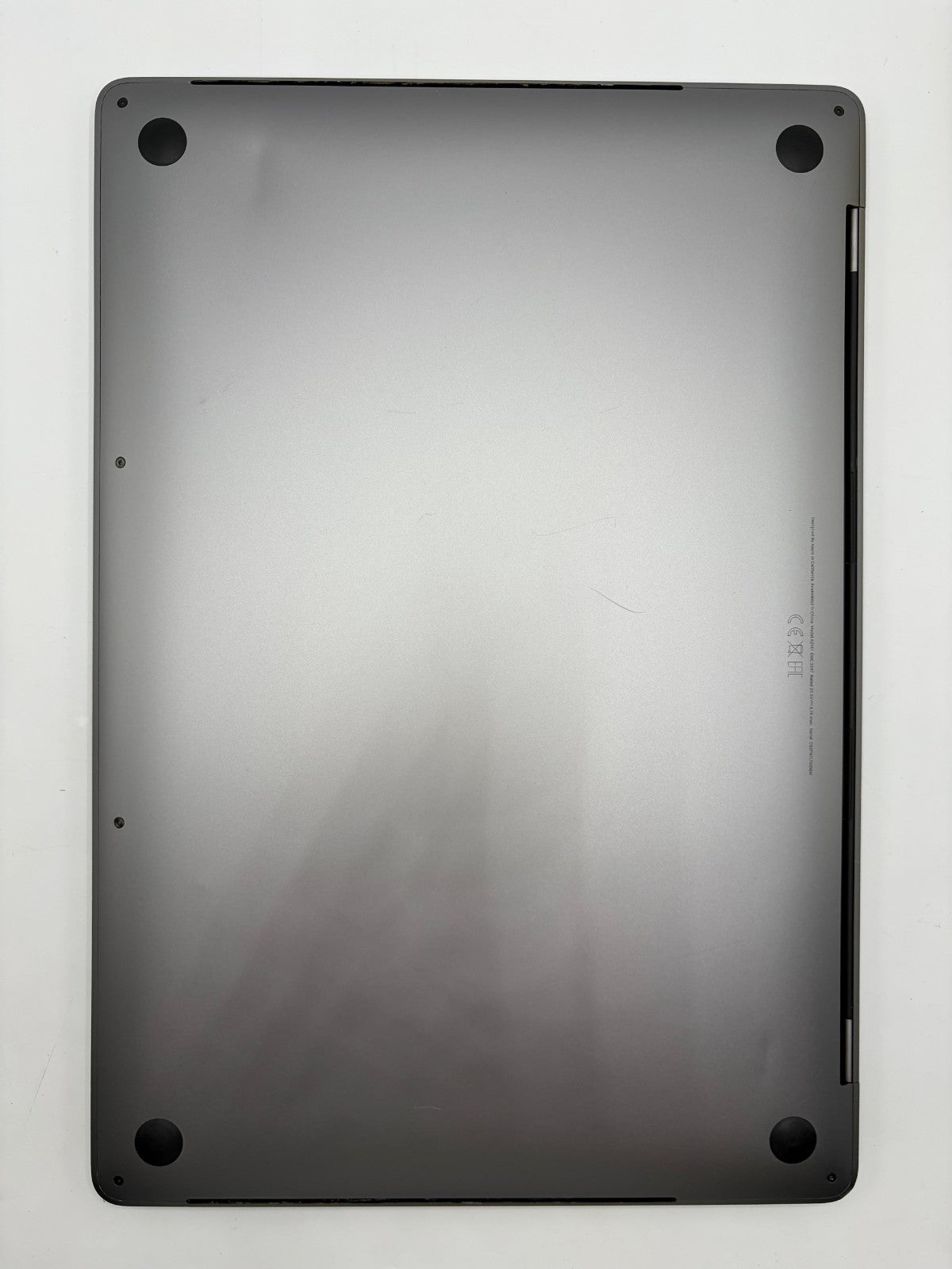 Apple MacBook Pro A2141 16" – i7-9750H – 16Go – SSD 512Go – QWERTY DE – Réf AT34