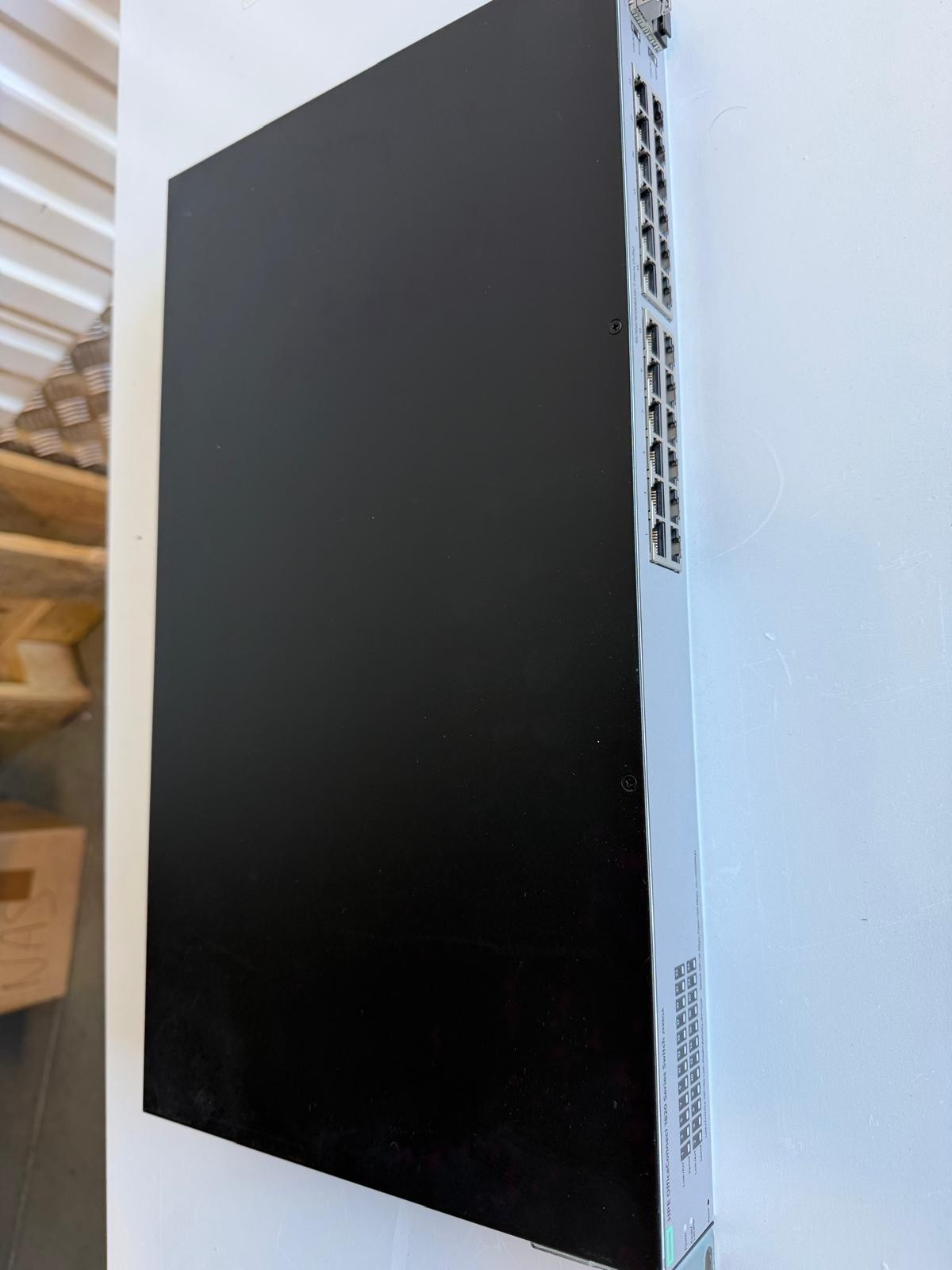 Switch HPE OfficeConnect 1820 J9980A 24 Ports Gigabit + 2 SFP Manageable