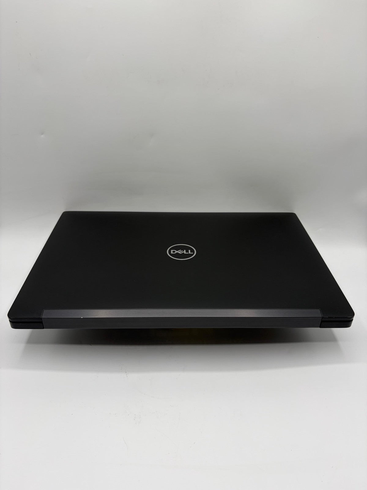 Dell Latitude 7490 – i5-8250U – 8Go RAM – SSD SATA 256Go – 14" – Réf.  AT44