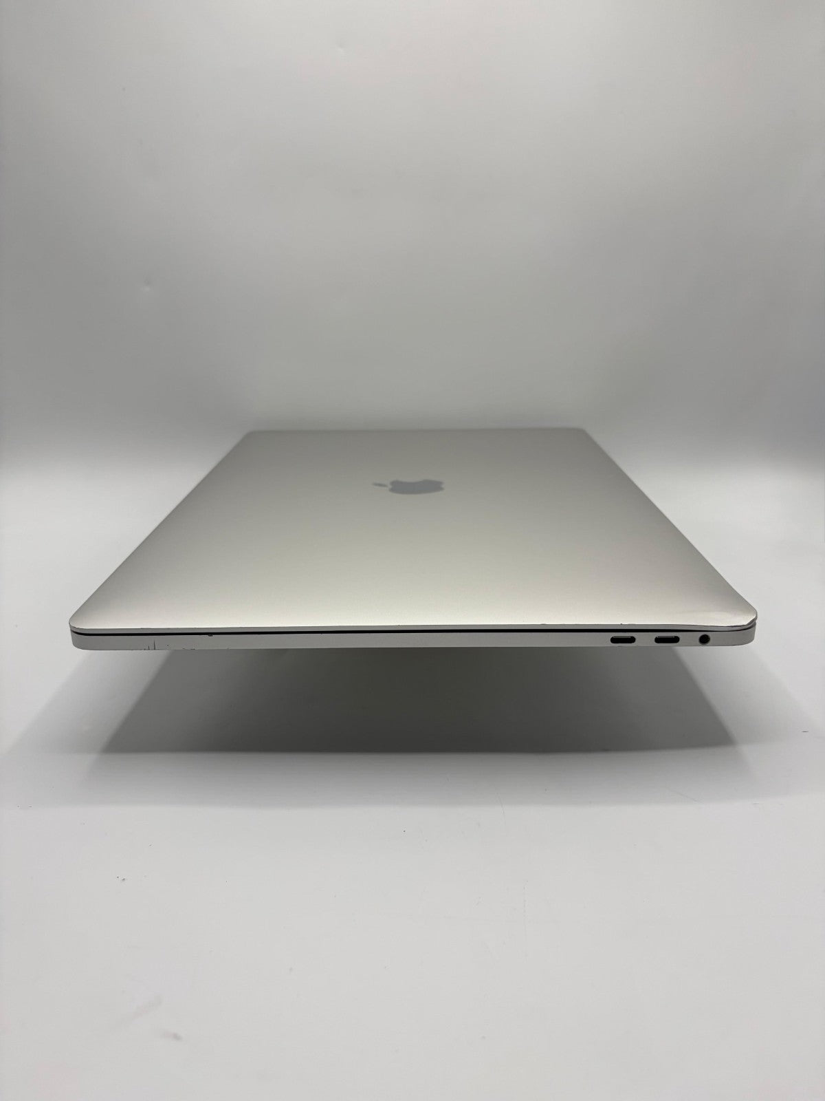 Apple MacBook Pro A1990 i7-9750H 16Go 512Go SSD Touch Bar 15.4" M45