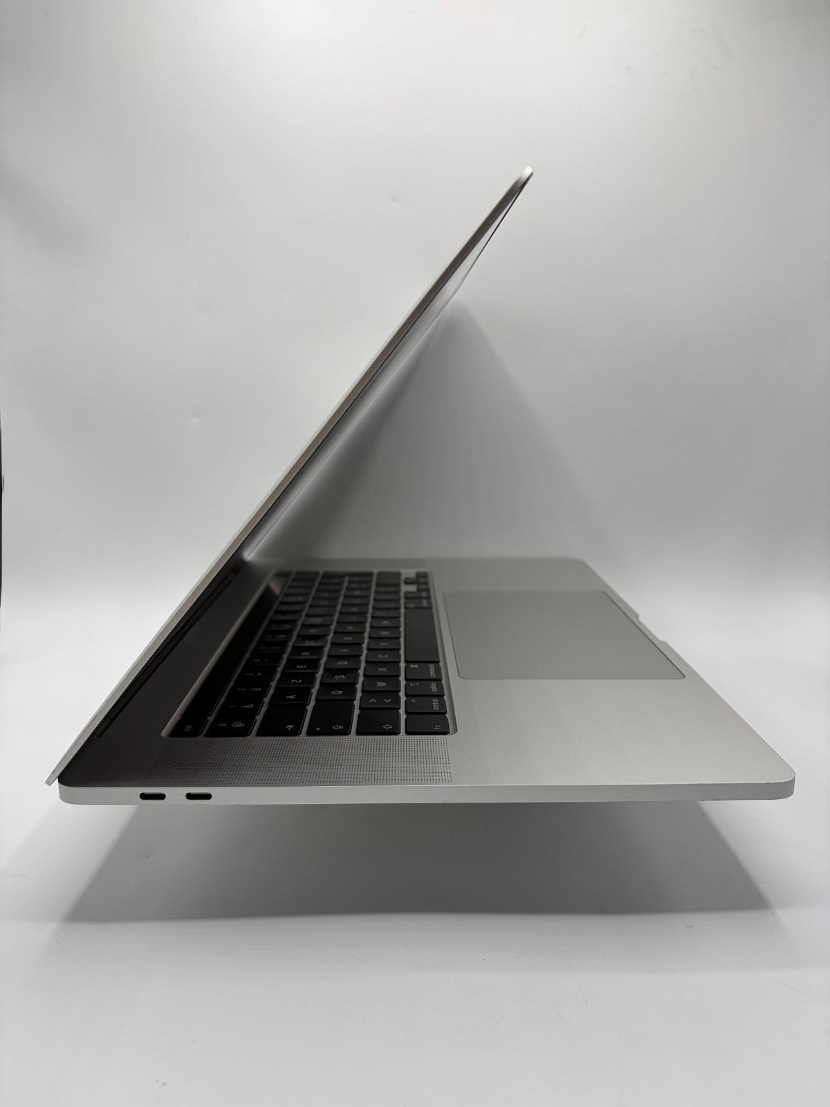 Apple MacBook Pro 16" A2141 – i7-9750H / 16Go RAM / 512Go SSD – Ref M44b