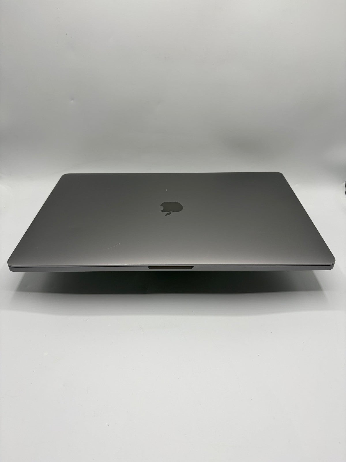 Apple MacBook Pro A2141 16" i7-9750H 16Go 512Go SSD Radeon Pro 5300M – Réf AT33