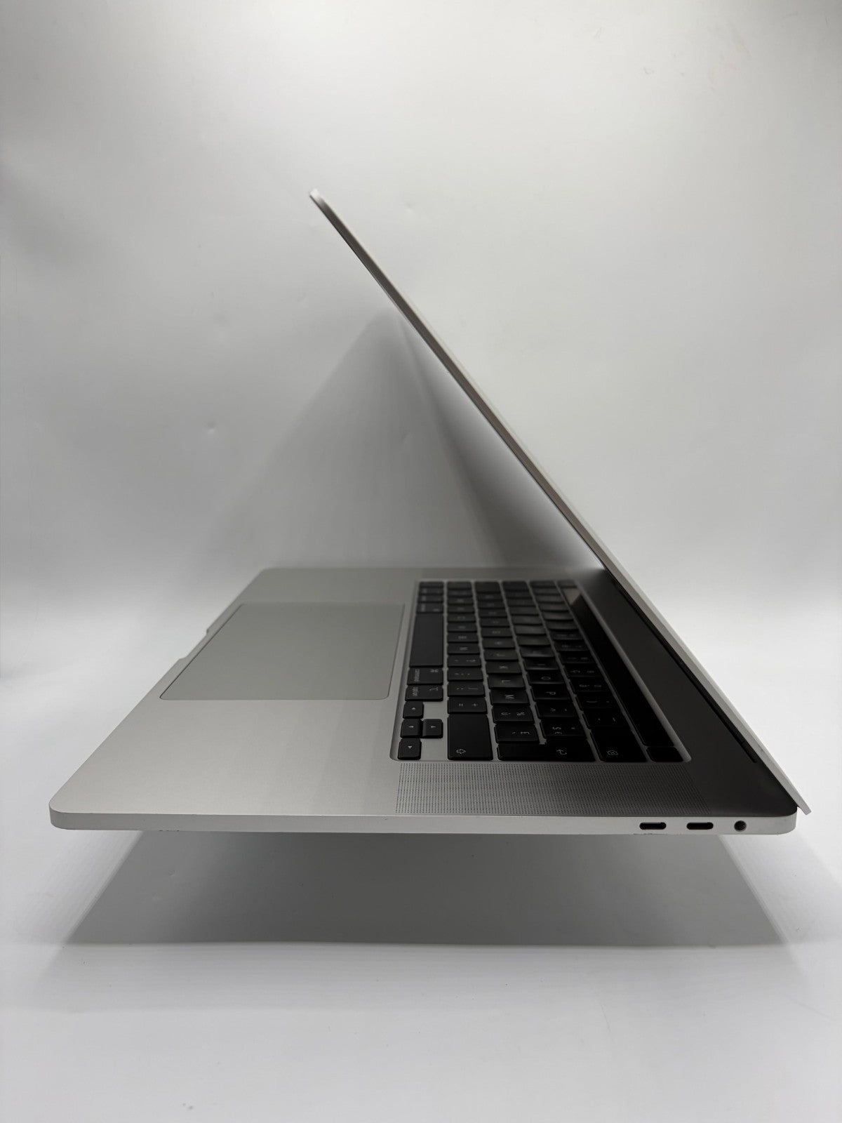 Apple MacBook Pro 16" A2141 – i7-9750H / 16Go RAM / 512Go SSD – Ref M44b