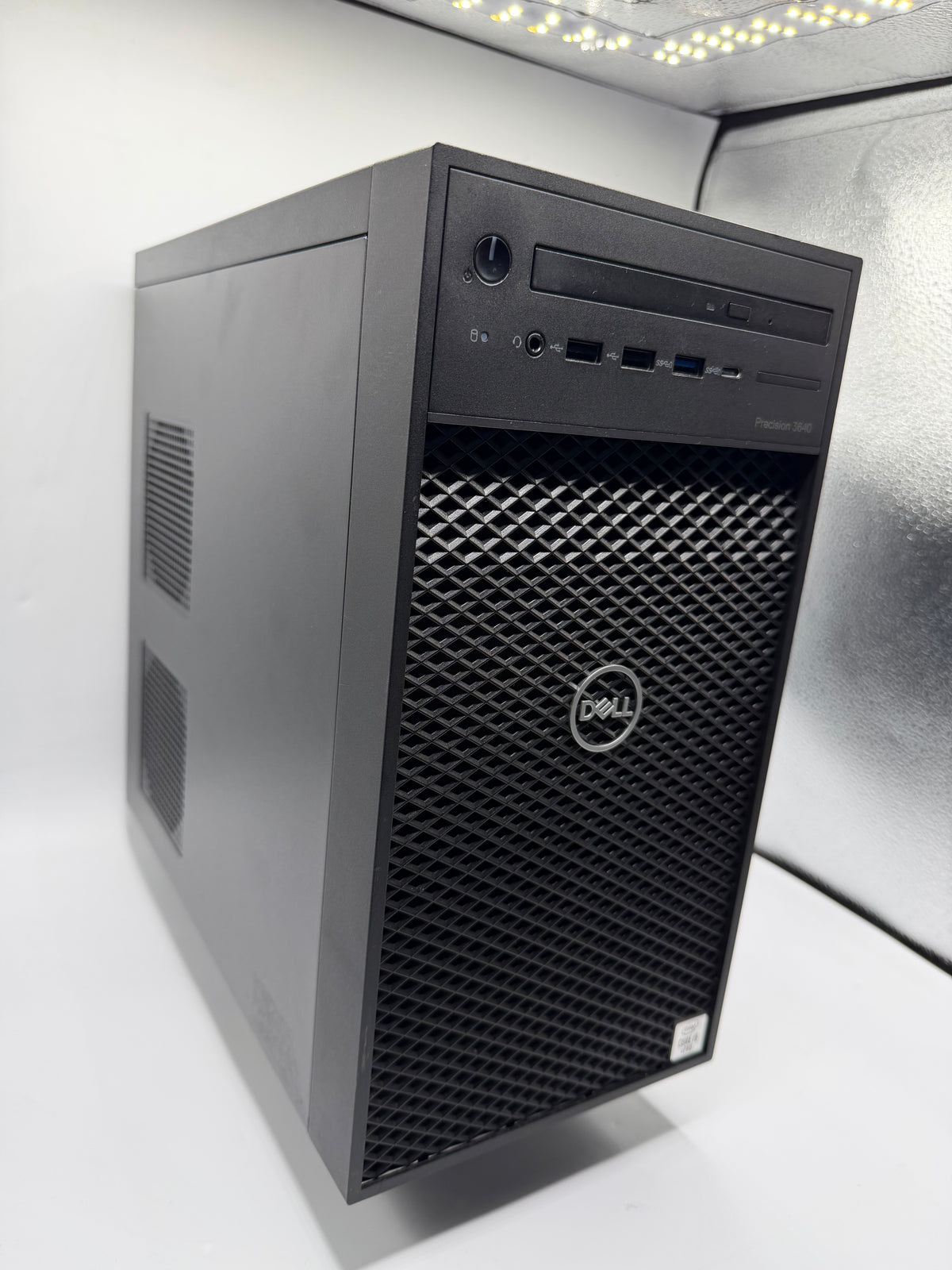 Dell Precision 3640 i9 vPro 10e Gen 32Go SSD 512Go Quadro P2200 WIN 11 PRO S94