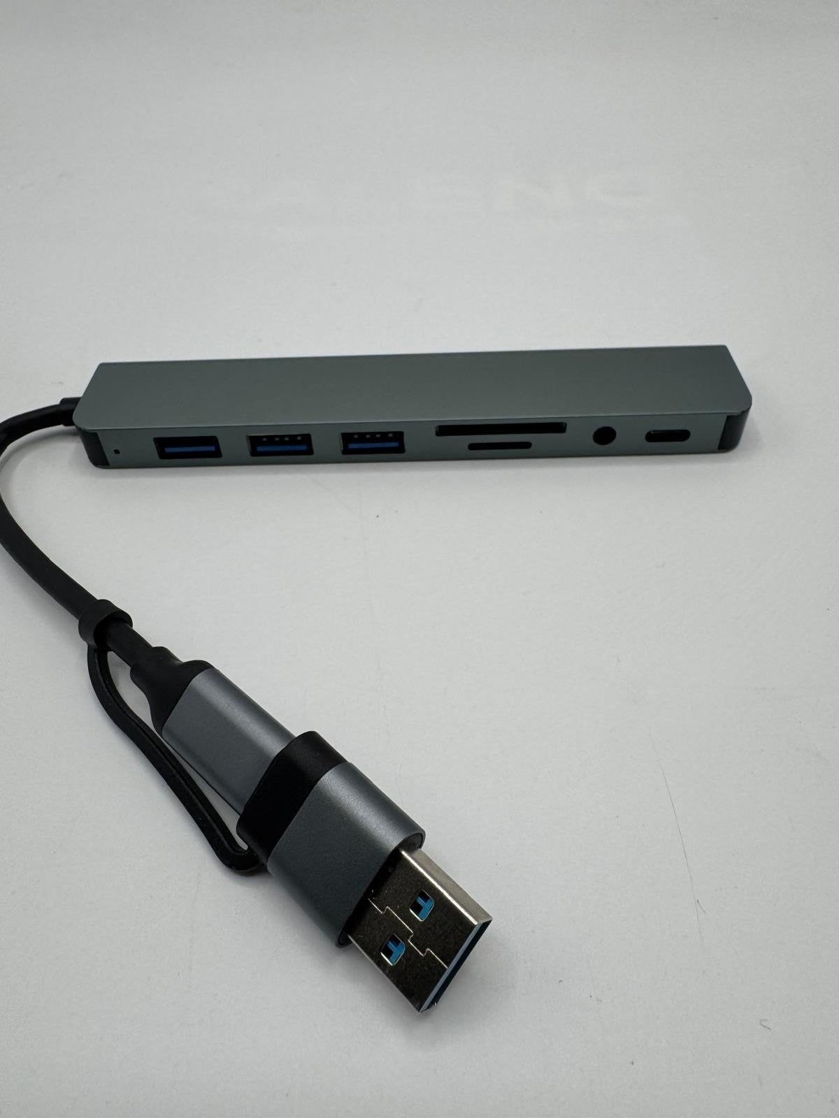 Hub USB-C & USB 3.0 – Station d’Accueil Multifonction 8-en-1 / 10-en-1