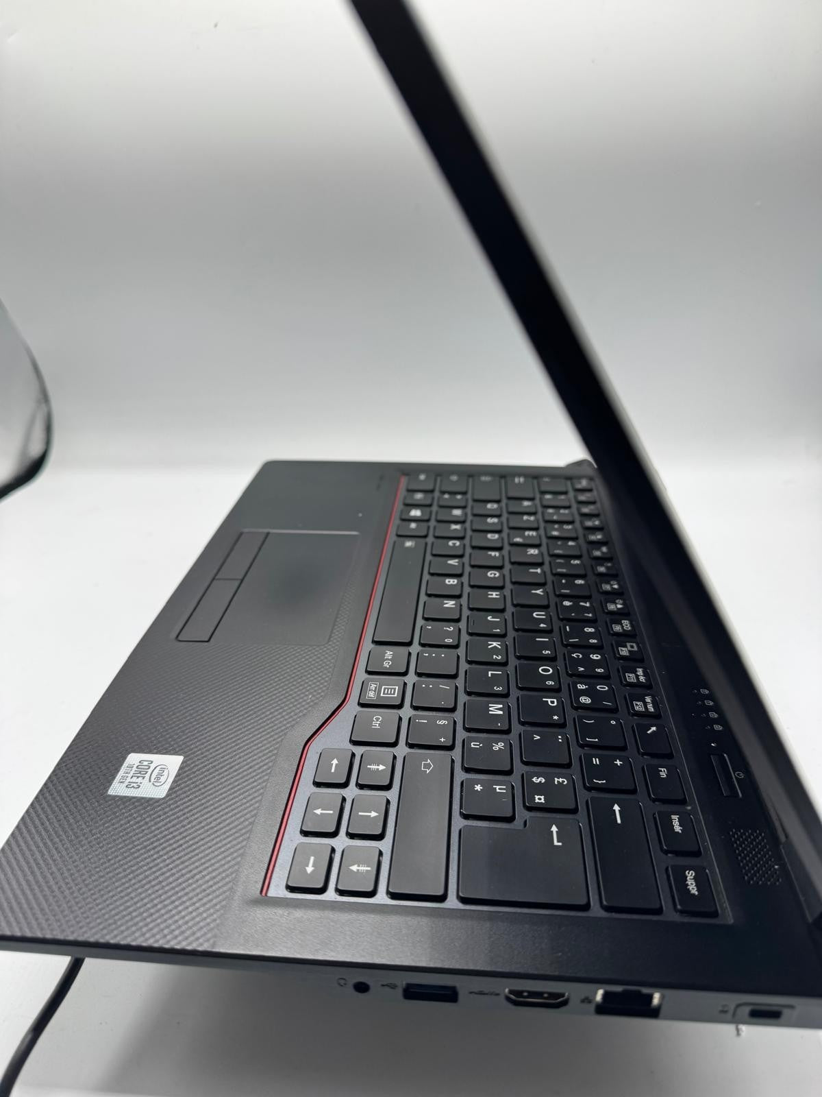 Fujitsu Lifebook E5410 – i3-10e Gen / 8 Go RAM / SSD – 14" – AZERTY -Ref FUJI